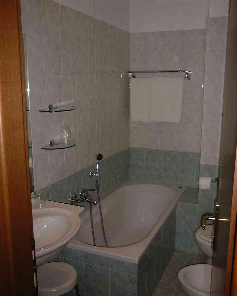Hotel Johnny Milan Luaran gambar