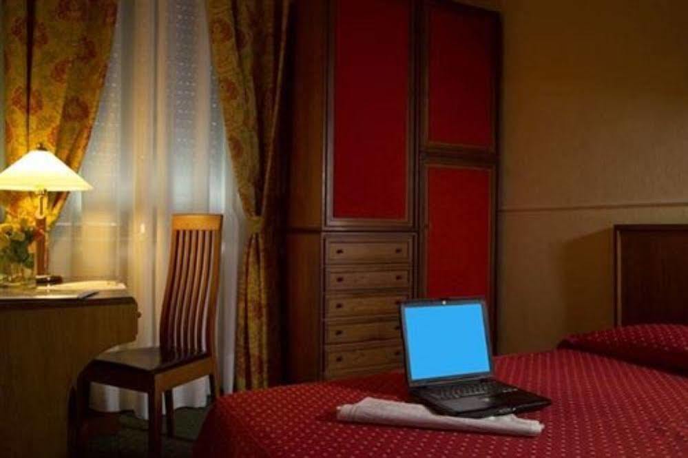Hotel Johnny Milan Luaran gambar