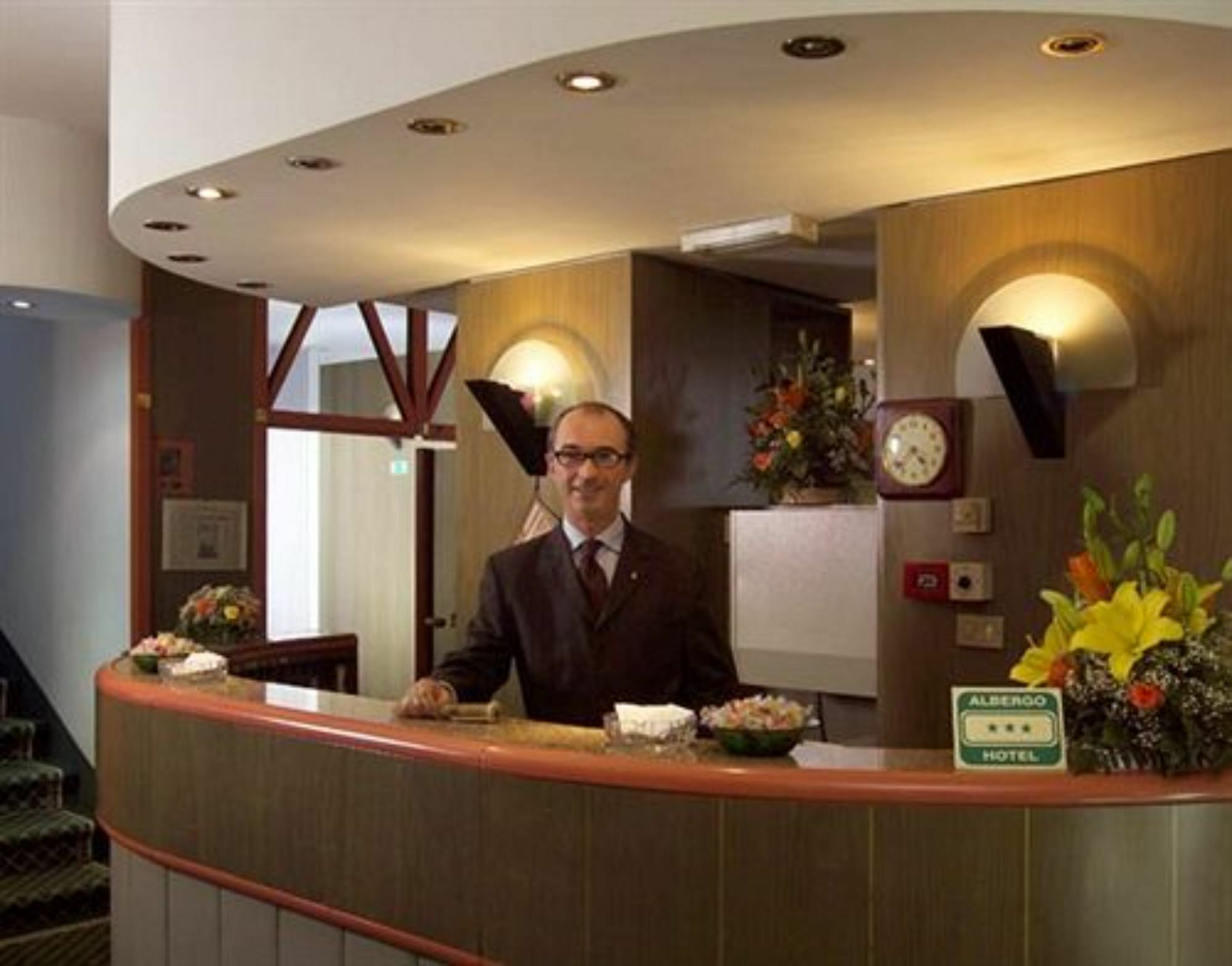 Hotel Johnny Milan Luaran gambar
